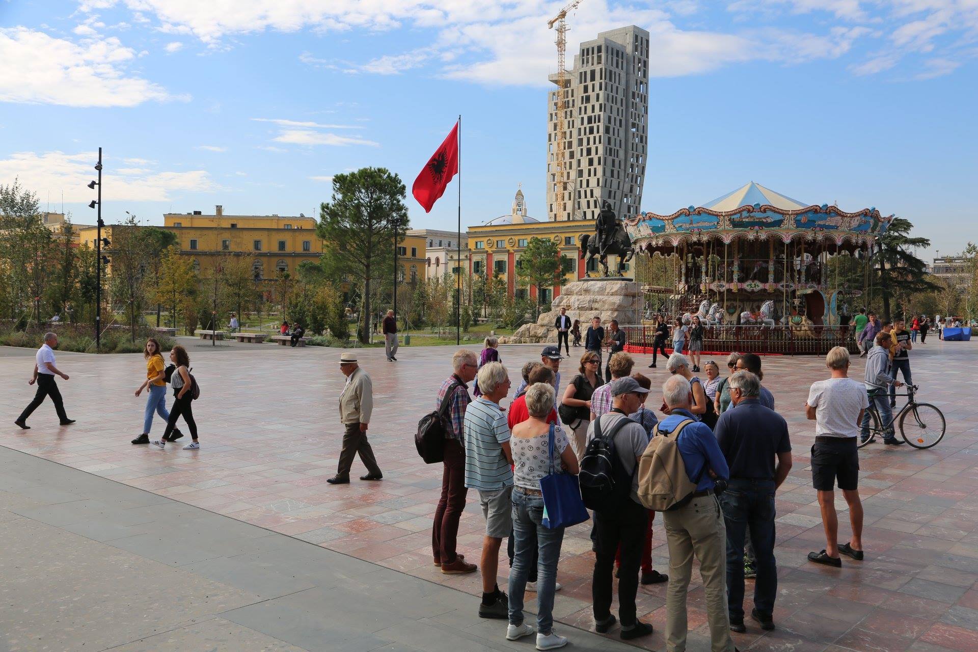 Turistë të huaj në Shqipëri (Foto Java News)