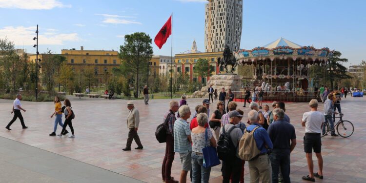 Turistë në Tiranë (Foto Konica.al)