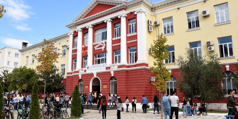 Universiteti i Filologjikut (Foto Skantv)