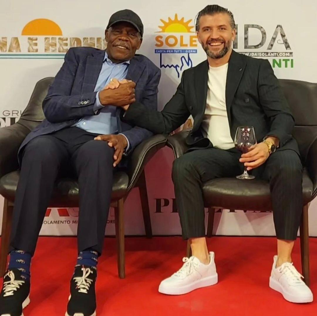 Aktori hollivudian Danny Glover dhe aktori shqiptar Klodian Hoxha (Foto nga instagrami)