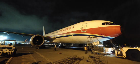 China Eastern Airlines, inihatid ang mga supplies sa Wuhan para mapigilan ang pagkalat ng coronavirus