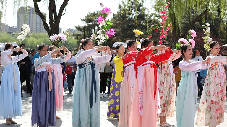 Hanfu, gençlerin sevdiği geleneksel giysi