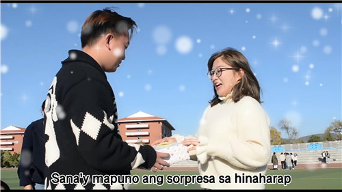 Mga kabataang Tsino, hangad na makaraos sa pandemya ang mga kaibigang Pilipino_fororder_YMU-pagpalitan ng regalo-4