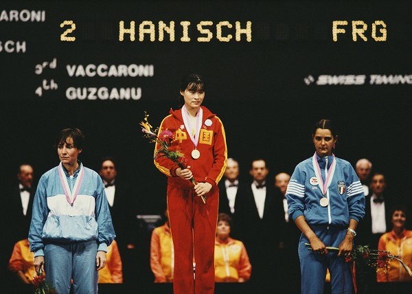Ngayong araw sa kasaysayan:  Luan Jujie, unang gold medalist ng Tsina sa Olympic fencing_fororder_20210803fencing1600