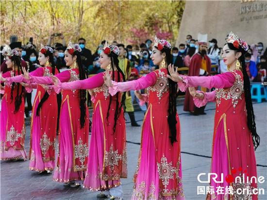 Kaşgar’da turizm gelişiyor, yerel halkın geliri artıyor_fororder_64380cd7912397ddbaf0f9d9f16ae6bfd2a28756
