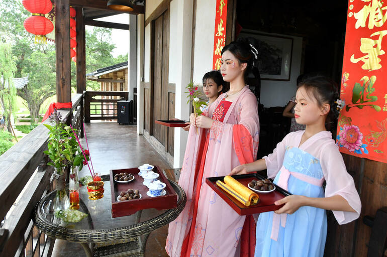 Çinlilerin geleneksel sevgililer günü Qi Xi_fororder_VCG111343676730