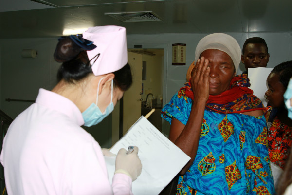 Makataong misyon sa Tanzania ng hospital ship na Peace Ark ng Tsina, natapos