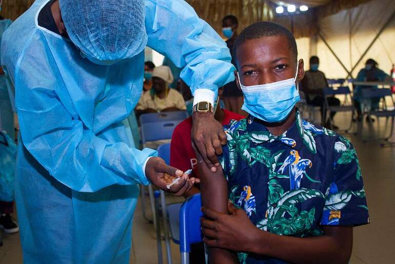Afrika’ya süresi dolmuş aşılar veren Batı’nın zararı kendisine_fororder_VCG111361978469