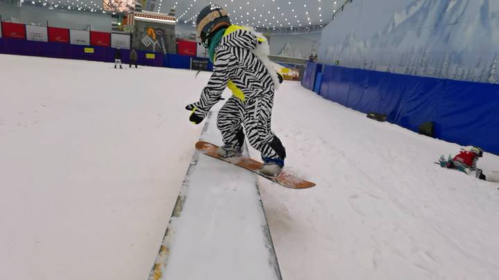 Kayak yapan 5 yaşındaki kız sosyal medyada popüler oldu_fororder_kayak kiz5