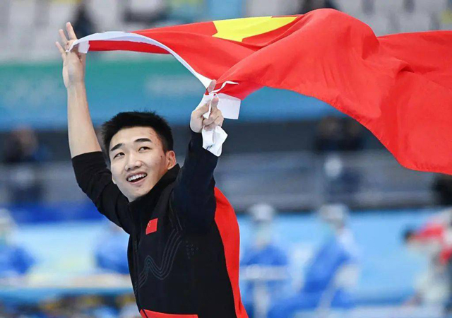 Medalyang ginto, natamo ng atletang Tsinong si Gao Tingyu  sa Men's 500m Speed Skating sa Beijing Winter Olympics_fororder_20220213Gao1640
