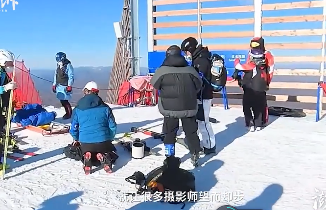 Alp kayakçısı fotoğrafçıların zorlu görevi_fororder_she yingshimeng