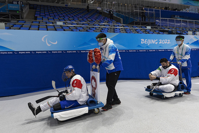 Magandang anyo ng mga batang boluntaryo sa Beijing Winter Paralympics_fororder_07