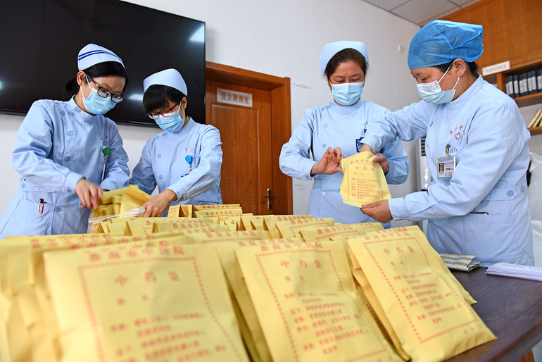 Geleneksel Çin tıbbı COVID-19 hastalarına da şifa oluyor_fororder_cinilaci6