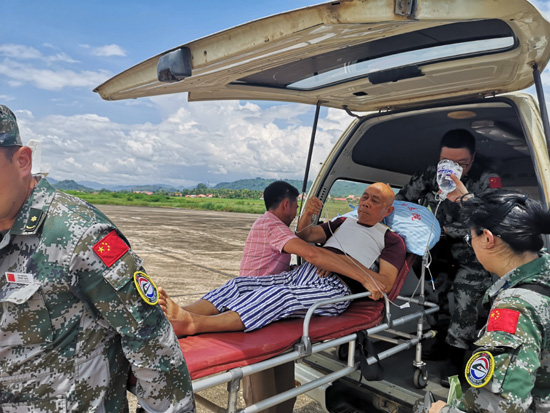 (updated) 13 Tsino, patay sa bus accident sa Laos; grupong medikal ng Tsina, lumahok sa gawaing panaklolo