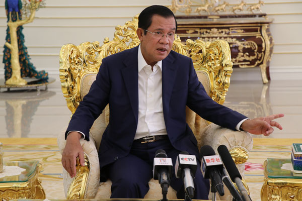 Tsina, nagpatingkad ng mahalagang papel para sa masaganang pag-unlad ng rehiyon at daigdig—PM ng Kambodya