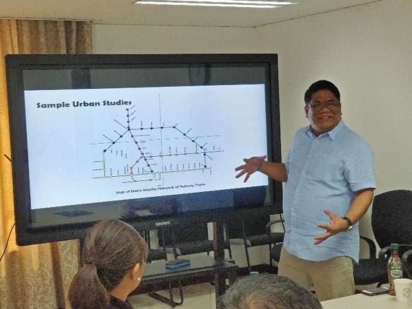 Dean ng Kagawaran ng Filipino ng Ateneo de Manila, dumalaw sa PKU