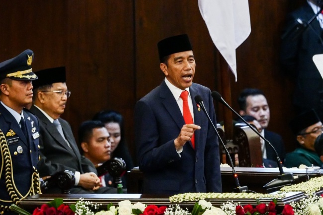 Joko Widodo, nanumpa sa tungkulin sa kanyang ika-2 termino bilang pangulo ng Indonesia