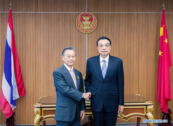 Punong ministro ng Tsina't Thailand, nagtagpo; bilateral na relasyon, lalalim