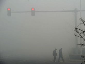 Trung Quốc bức xúc và ứng phó với thời tiết sương mù ô nhiễm